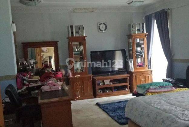 Rumah Besar Megah di Tubagus Ismail 6