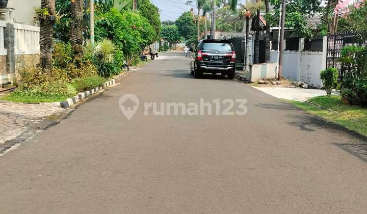 North-East Corner House in Kayu Putih