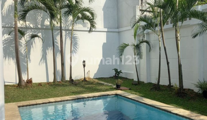 Rumah Lux Town House di Pejaten Barat