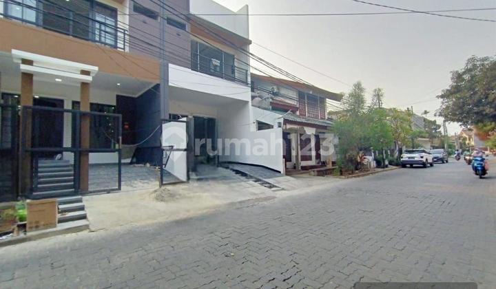 Rumah Bagus Minimalis Modern di Jatiwaringin Asri, Bekasi 2