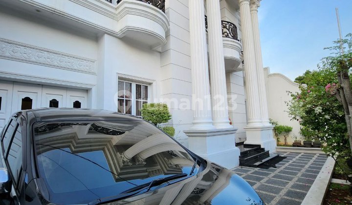 Pondok Kelapa - American Classic Luxurious House