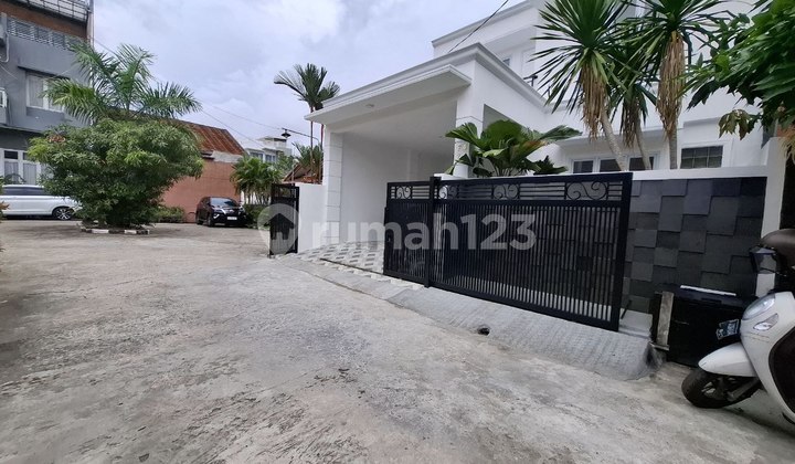 Rumah Baru Modern Design Dekat Grand Galaxy Bekasi