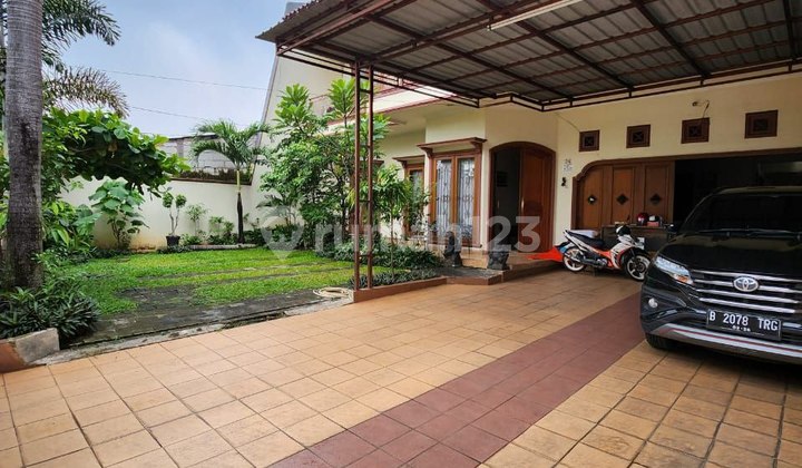 Jual Murah Rumah Besar Tanah Luas 750m2 Pinggir Jalan Dekat Taman Mini 2