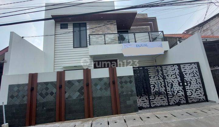 Rumah Brand New Ada Garasi Jalan 2 Mobil di Cipinang Cempedak 2