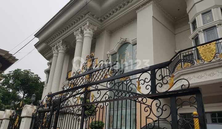 Jual Cepat Murah Rumah Besar Klasik Dekat Kantor Walkot Jaktim, Pulogebang
