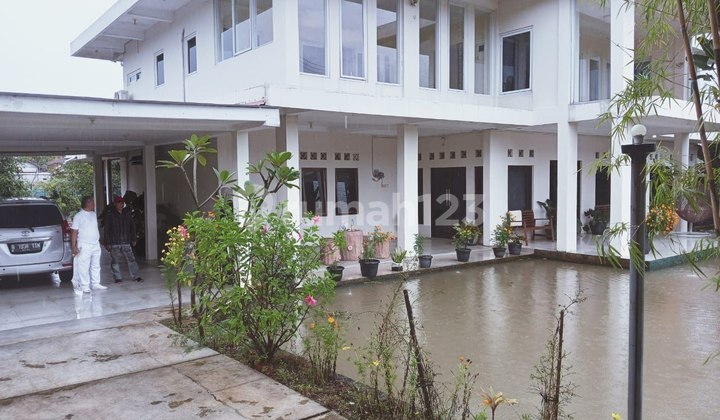 Jual Murah Rumah Villa Luas 3.000m2  Dengan 11 Kolam Ikan Dekat Jalan Raya Parung-Bogor