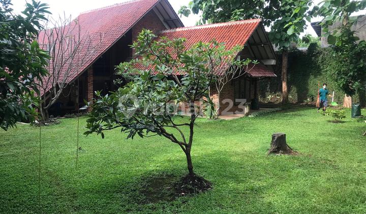 Rumah Nuansa Villa Tanah Luas 1.000m2 di Pinggir Jalan Kahfi 1, Ciganjur 2