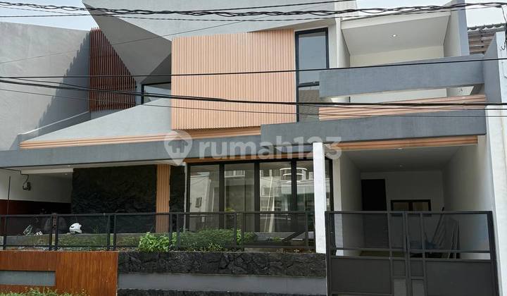 Bintaro Jaya Sektor 9 - Rumah Baru Direnovasi Ada Kolam Renang