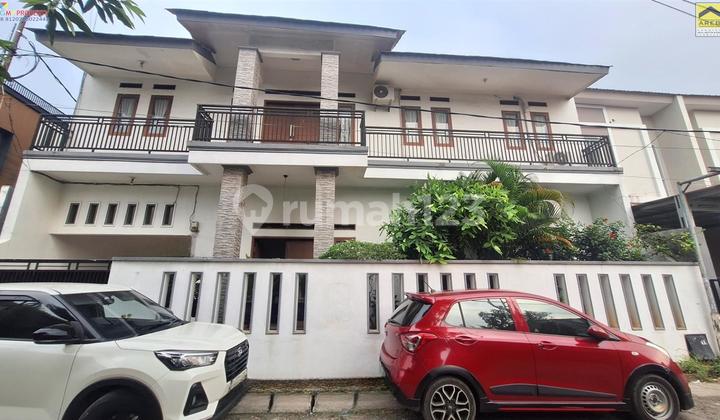 Jual Murah Rumah Besar Megah Dalam Komplek di Jatiwaringin