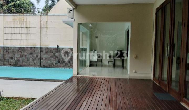 Rumah Lux Luas Ada Pool di Kemang