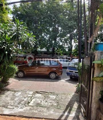 Rumah Tua Zona Komersial Hitung Tanah SHM Pinggir Jalan Raya di Pejompongan 2