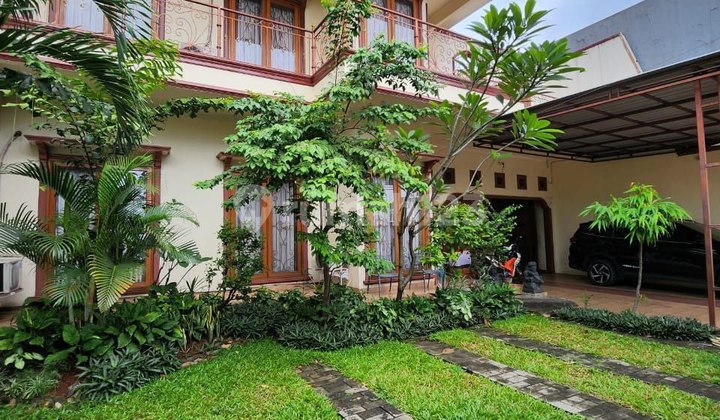 Jual Murah Rumah Besar Tanah Luas 750m2 Pinggir Jalan Dekat Taman Mini