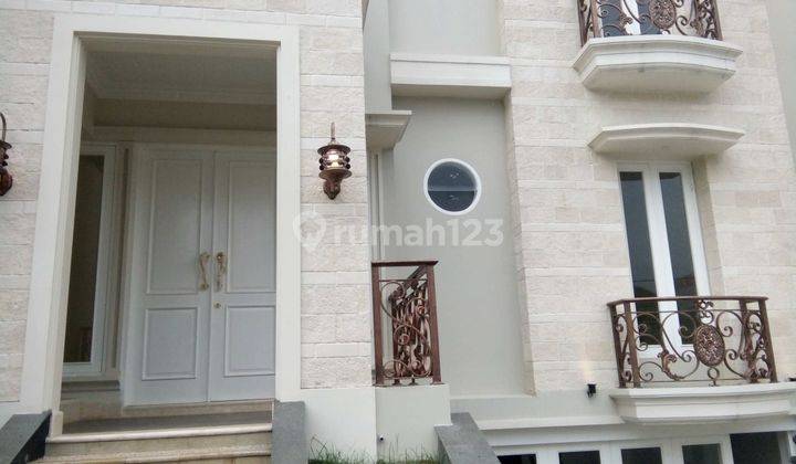 Rumah Baru Besar Mewah Ada Pool di Otista 2