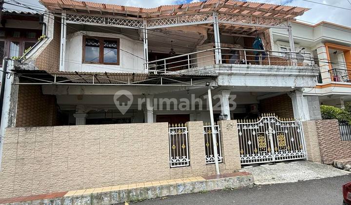 Old Wide Street House in West Tebet Near Eco Park.