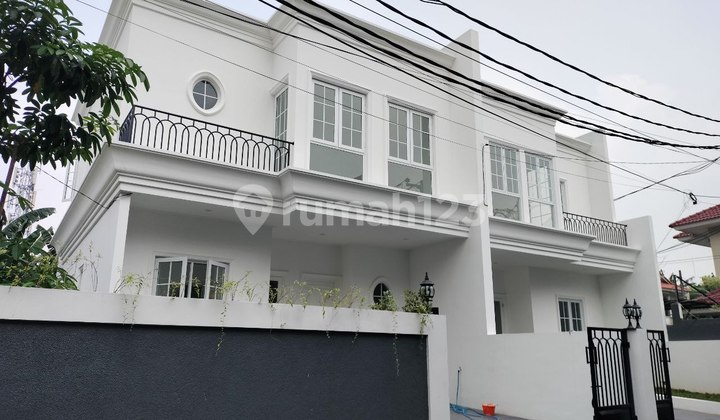 Rumah Baru Desain American Classic Dekat Tol Jatiwaringin Rumah Baru Desain American Classic Dekat Tol Jatiwaringin