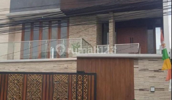 Rumah Brand New Spek Mewah Pinggir Jalan di Belakang Bonbin Ragunan