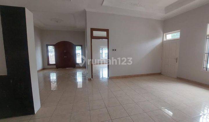 Rumah Huk di Curug Auri Jatiwaringin Jakarta Timur 20