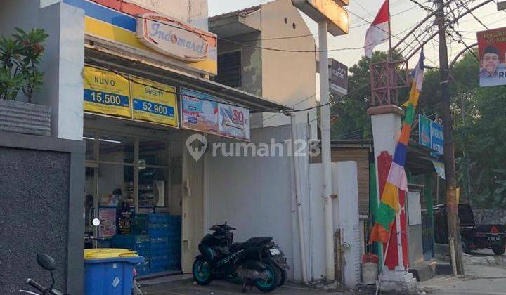Ruang usaha dekat halte UKI Cawang 2