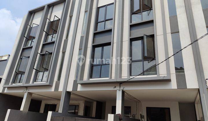 Dijual Rumah Baru Minimalis di Duri Kepa 1