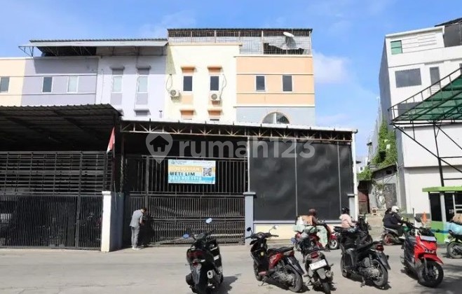 New Strategic Warehouse Flood-Free in PIK