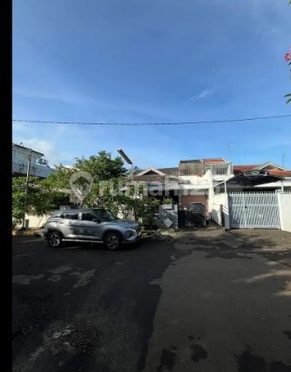 Rumah Tua Murah Strategis di Intercon 1