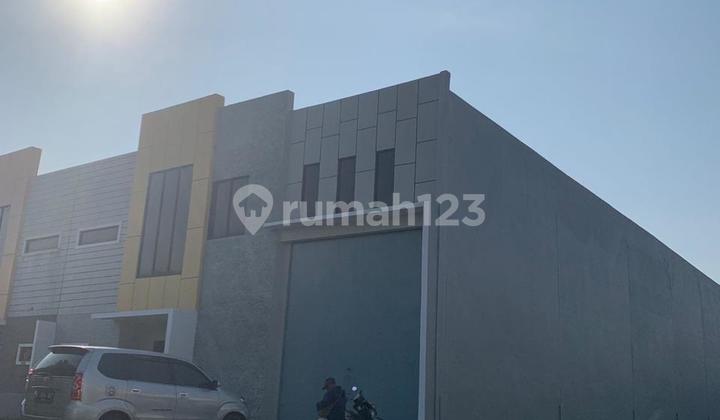 Strategic Cheap Warehouse in Marunda Center Strategic Cheap Warehouse in Marunda Center