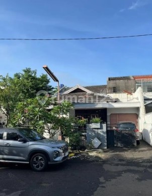 Rumah Tua Murah Strategis di Intercon 2