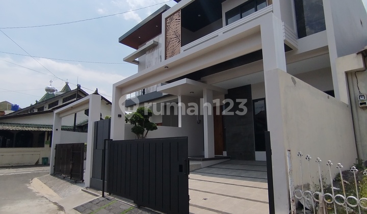 2-Story House 10 Minutes to UGM Campus 2