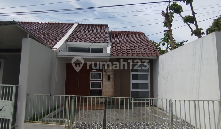 House Ready to Live In with Access Near the Highway, 10 Minutes to UMY House Ready to Live In with Access Near the Highway, 10 Minutes to UMY