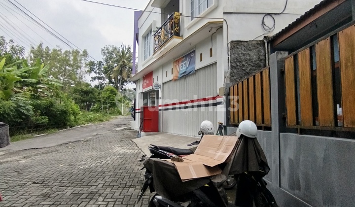 3-Bedroom House in a Housing Complex Near Sedayu2 Community Health Center 2