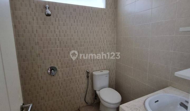 Best Deal Royal Residence Wiyung Depan Taman Semi Furnish 11