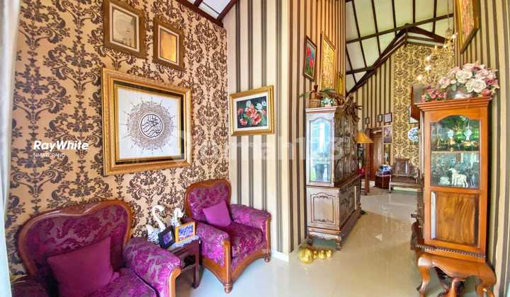 Rumah Villa 1 Lantai, Jl. Cendrawasih Tangsel, Cantik, Taman Luas Rumah Villa 1 Lantai, Jl. Cendrawasih Tangsel, Cantik, Taman Luas