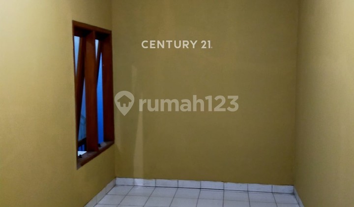 For Sale 2-Story Strategic Shop House Ready to Use in Permata Kopo Bandung 2