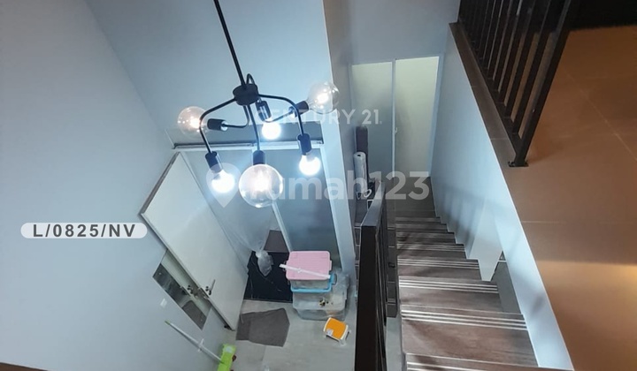 Beautiful House with a Safe Environment in Taman Kopo Indah 5, Bandung