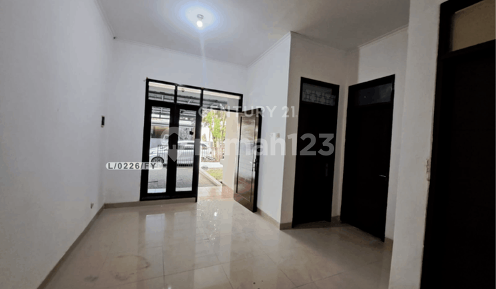 Comfortable, Safe, Ready-to-Occupy House in Setra Dago Utara, Antapani, Bandung Comfortable, Safe, Ready-to-Occupy House in Setra Dago Utara, Antapani, Bandung