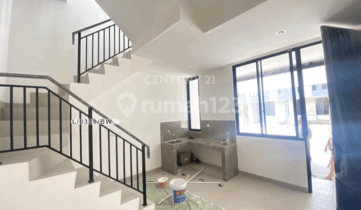 Rumah 2 Lantai Nyaman Strategis di Pasadena Hills Pik 2 Tangerang