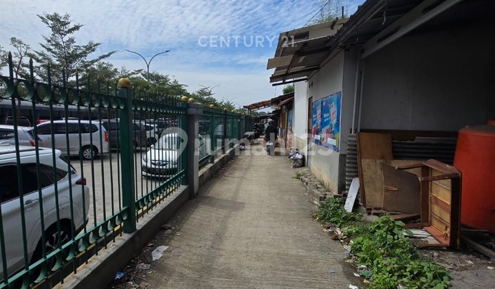 Selling Land with Strategic Old Building in Paskal, Bandung