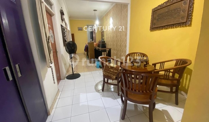 Spacious and Comfortable House in a Strategic Location at Arcamanik, Bandung 2