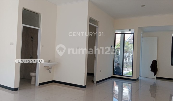 Rumah Siap Huni Dan Nyaman Strategis Di Taman Holis Indah Bandung