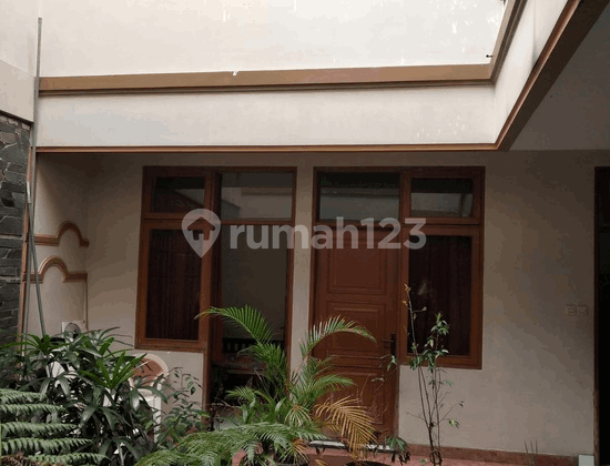 For Sale: Nice House in the Center of Bandung City, Pasirluyu, Buah Batu For Sale: Nice House in the Center of Bandung City, Pasirluyu, Buah Batu