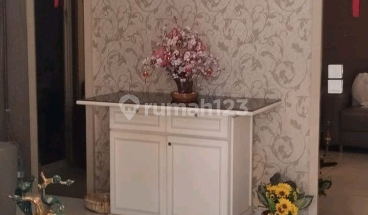 Rumah Minimalis Siap Huni di Granada, Pakuwon Indah Lokasi Hadap Jalan Raya Kembar