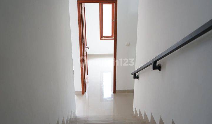 Rumah di Casa Amira Prive Jl. H. Risin, Serpong Utara, Tangerang Selatan 5