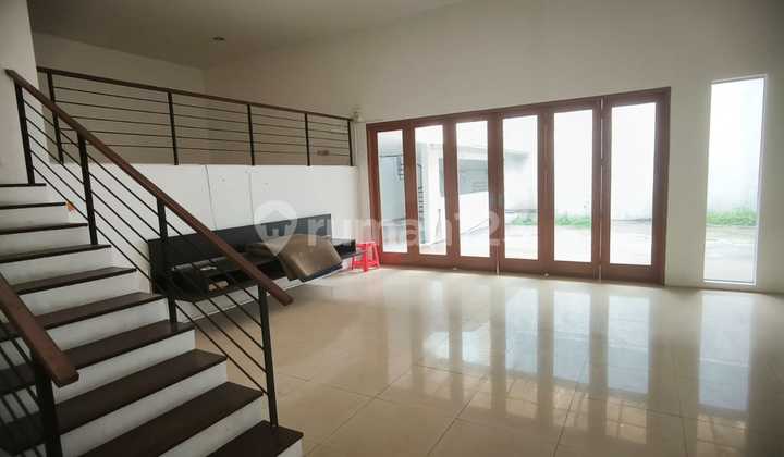 Nice House Suitable for Large Families Ready to Occupied Pasteur, Bandung 2