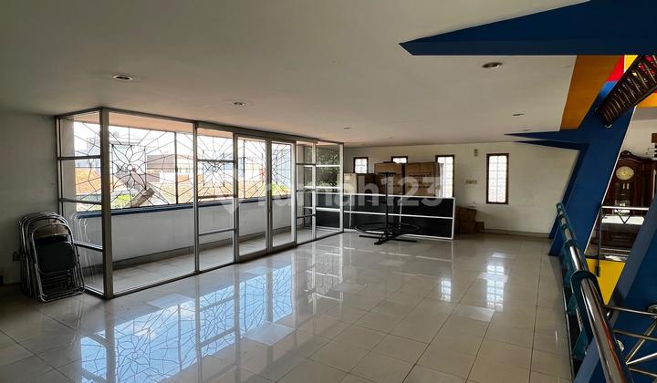 Gedung Ruang Usaha Sayap Pungkur Gedung Ruang Usaha Sayap Pungkur