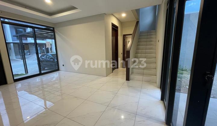 Rumah Semi Furnished Bagus Siap Huni Kota Baru Parahyangan, Bandung 2
