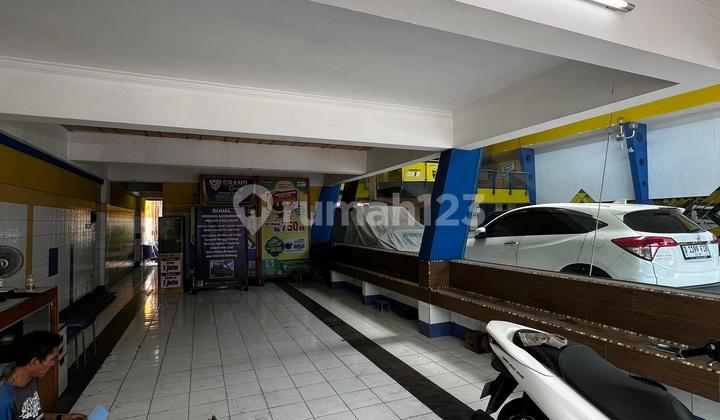 Gedung ruang usaha Sayap Pungkur