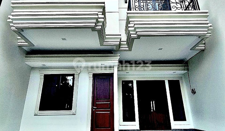 Brand New Townhouse Semi Furnish 2,5 Lantai Duren Sawit Jakarta Timur 2