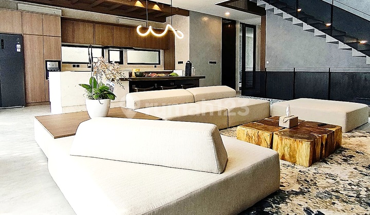 Townhouse 3 Lantai Private Pool + Rooftop Furnish Di Ampera Jakarta 1