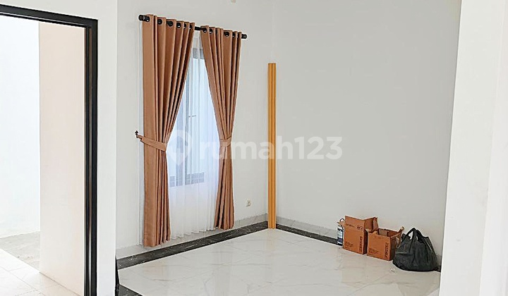 Townhouse Baru Mewah Clasik Modern Pondok Bambu, Duren Sawit, Jakarta 2