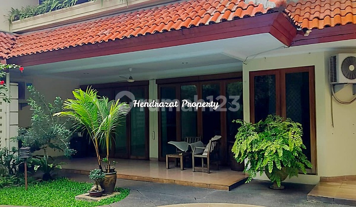 Dijual Cepat Murah Rumah Nyaman Dengan Pool Cipete Jakarta Selatan